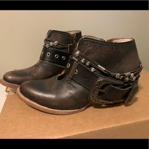 Freebird Original Saloon Distressed Black, Size 9